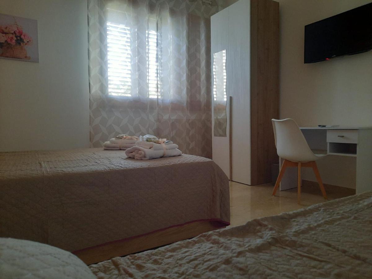 B&B Tre Sorelle Surbo ภายนอก รูปภาพ